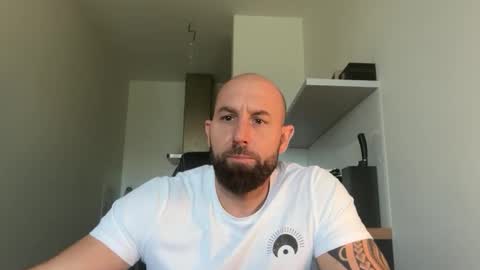 Snapshot of tommyx01 chatting on October 1, 10:25 am Thomas Fit online show from October 1, 10:25 am