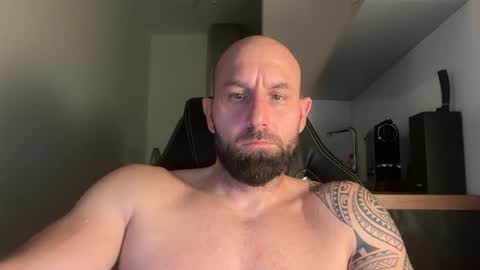 Snapshot of tommyx01 chatting on October 2, 5:56 pm Thomas Fit online show from October 2, 5:56 pm
