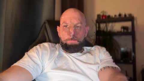 Thomas Fit online show from March 1, 6:23 pm