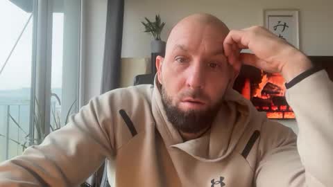 Snapshot of tommyx01 chatting on October 22, 6:49 am Thomas Fit online show from October 22, 6:49 am