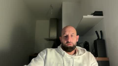 Snapshot of tommyx01 chatting on October 5, 5:42 pm Thomas Fit online show from October 5, 5:42 pm