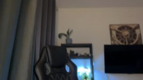 Thomas Fit online show from February 15, 6:17 pm