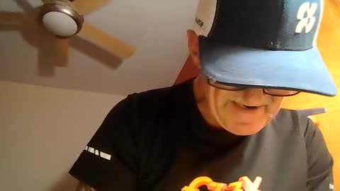 tomsza81463 online show from October 2, 10:03 am