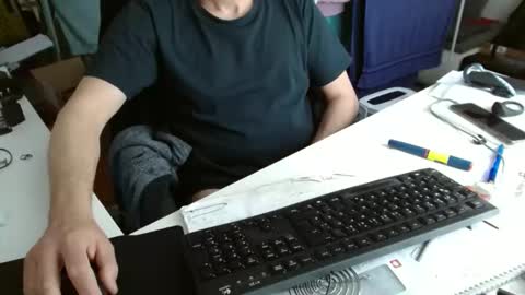 Tom online show from April 2, 10:22 am