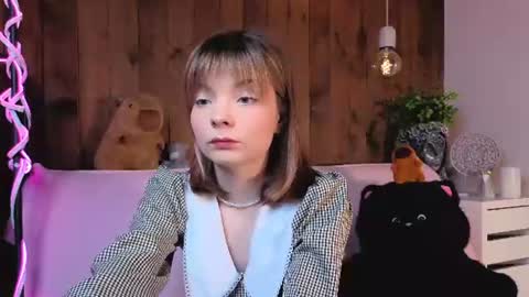 Melissa online show from June 18, 8:25 pm