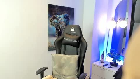 tony_petrov online show from October 12, 8:51 am