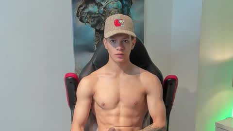 tony_petrov online show from September 10, 7:09 am