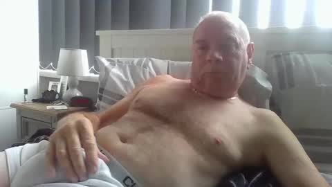 tonygibbson62 online show from October 30, 9:32 am