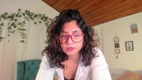 tori_just online show from June 1, 1:34 pm