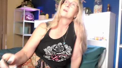 Milly online show from May 18, 12:53 am