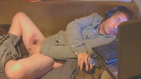 Snapshot of toyboy5546 chatting on October 12, 3:59 pm Toyboy online show from October 12, 3:59 pm