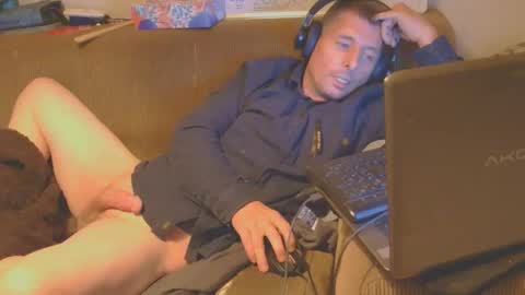 Snapshot of toyboy5546 chatting on October 16, 3:33 pm Toyboy online show from October 16, 3:33 pm