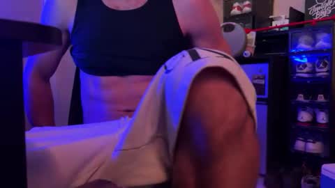 traeburns online show from November 15, 10:17 am