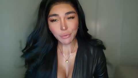 Snapshot of transnextdoor_ chatting on January 27, 8:39 pm ALMIGHTY GODDESS VALENTINA online show from January 27, 8:39 pm