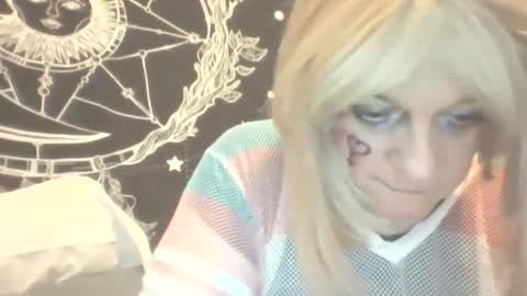 traphouseslutbunny4fun online show from December 15, 4:04 pm