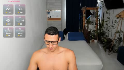 travis bakerr online show from December 3, 2:55 pm