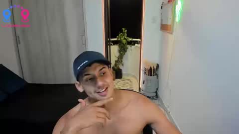 travis bakerr online show from September 23, 11:44 pm