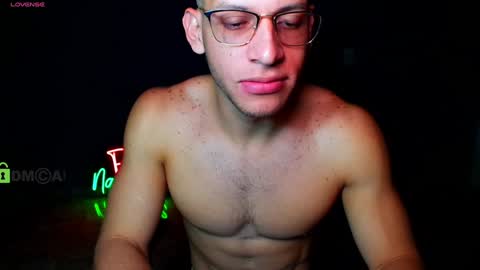 TRAVIS. online show from December 23, 11:17 pm