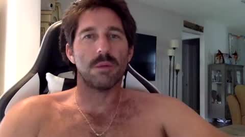 TravisKenn online show from September 30, 7:02 pm