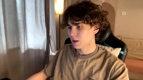 travisrivas online show from April 18, 9:00 am