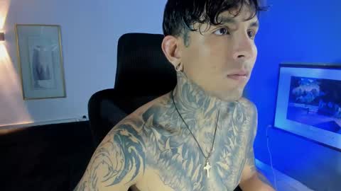 TRAV - INDEPENDENT MODEL online show from November 26, 2:20 am