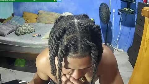 travisx_ online show from May 23, 8:43 am