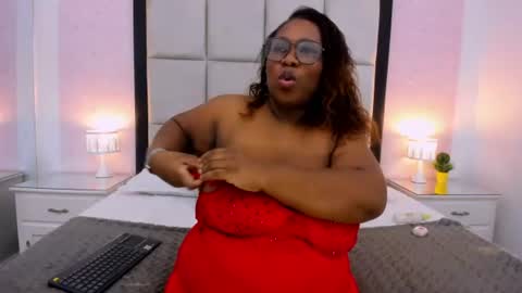Treisy Vixen big ass online show from July 15, 1:33 am