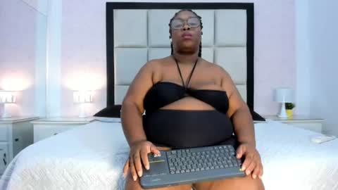 Treisy Vixen big ass online show from July 7, 7:23 am