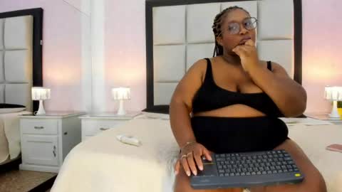 Treisy Vixen big ass online show from July 8, 7:34 am