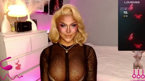 Jade online show from August 8, 4:28 pm