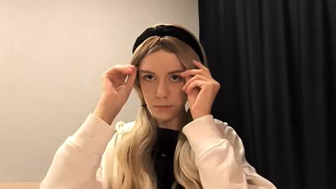 Alice online show from October 8, 7:20 pm