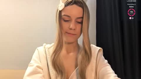 Alice online show from October 15, 6:31 pm