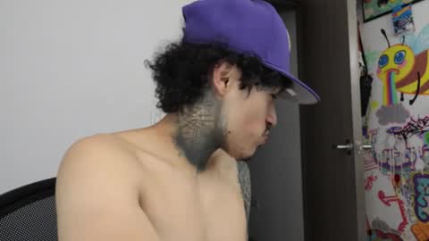 - trieone online show from February 10, 11:52 pm