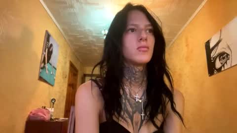 Snapshot of tristalevy chatting on October 5, 6:11 am Sofa Im new here and so far I do not take off the panties online show from October 5, 6:11 am