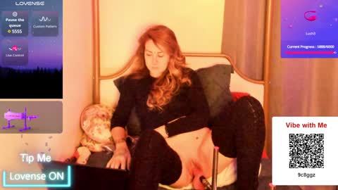 Trixie Divine online show from December 3, 9:06 am