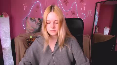 Trixy online show from April 19, 10:16 am