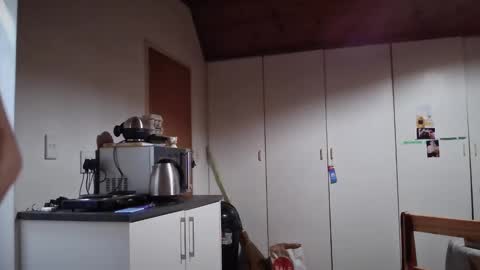 troy_w online show from November 9, 6:21 pm