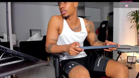Snapshot of troywesly_ chatting on September 24, 1:45 am Troy wesly online show from September 24, 1:45 am
