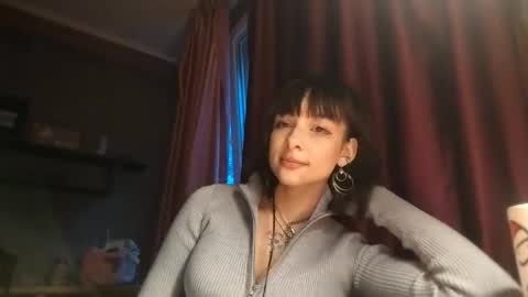 Poly online show from December 22, 1:18 pm