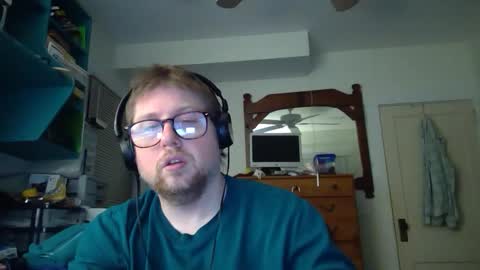 Snapshot of true_manofworth chatting on December 25, 4:33 am HandicappedLaugher online show from December 25, 4:33 am