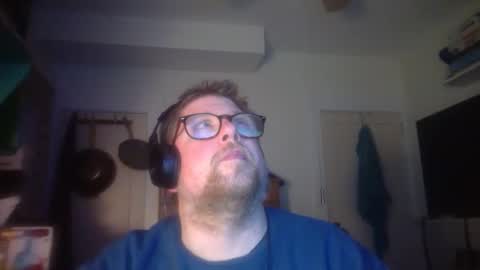 Snapshot of true_manofworth chatting on October 23, 3:52 am HandicappedLaugher online show from October 23, 3:52 am