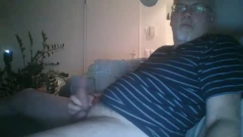 Snapshot of trukturk chatting on February 6, 9:28 pm trukturk online show from February 6, 9:28 pm