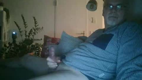 Snapshot of trukturk chatting on February 26, 9:42 pm trukturk online show from February 26, 9:42 pm