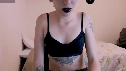 Snapshot of tryp666 chatting on October 21, 10:46 pm Cait online show from October 21, 10:46 pm