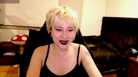 Snapshot of tryp666 chatting on September 20, 3:42 am Cait online show from September 20, 3:42 am