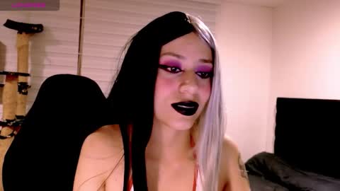 Cait online show from December 19, 3:57 am