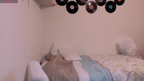 Snapshot of tryp666 chatting on October 26, 12:55 am Cait online show from October 26, 12:55 am