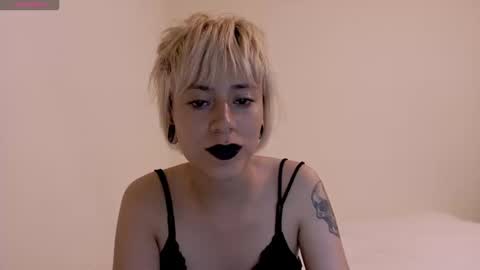 Snapshot of tryp666 chatting on September 16, 10:35 pm Cait online show from September 16, 10:35 pm