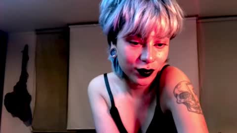 Snapshot of tryp666 chatting on February 14, 3:22 am Cait online show from February 14, 3:22 am