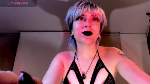 Snapshot of tryp666 chatting on February 27, 6:02 am Cait online show from February 27, 6:02 am